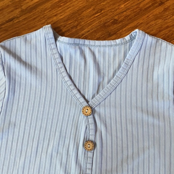 Cute Top - Picture 2 of 3